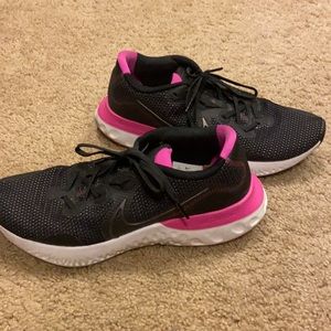 Women’s Nike renew size 11